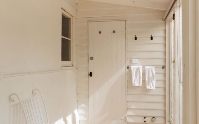 Wollaston House by the BnB Collection