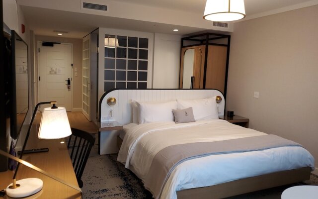 The Brenton Hotel