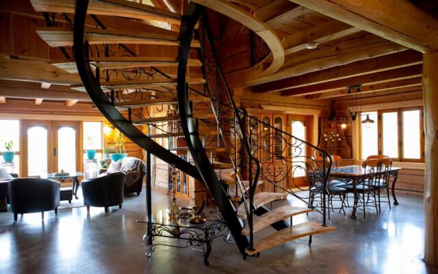 La Maison en Bois Rond