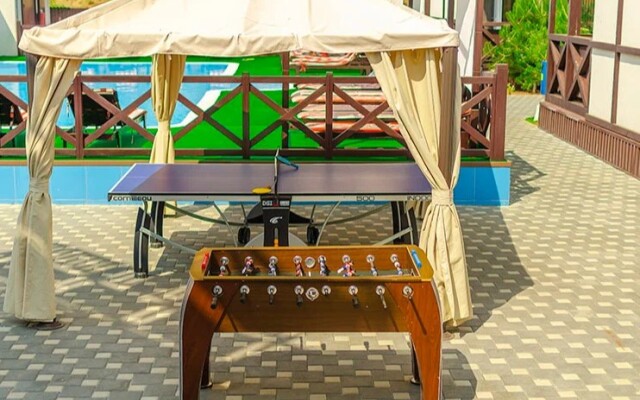 Azov le Chalet