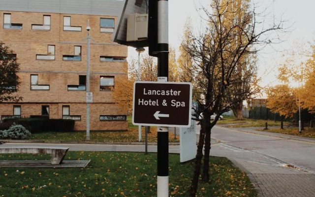 Lancaster Hotel