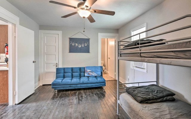 Cozy Galveston Apartment - Walk to Beach & Dining
