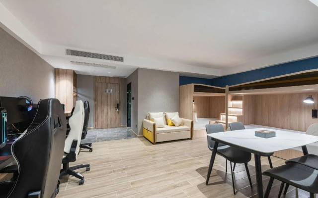 Galaxy E-Sports Hotel