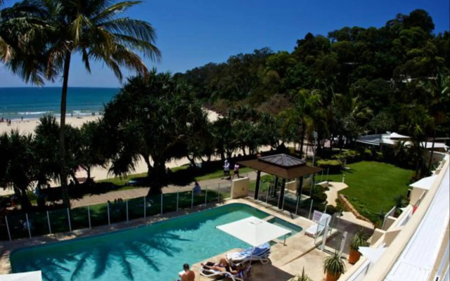 Netanya Noosa Beachfront Resort