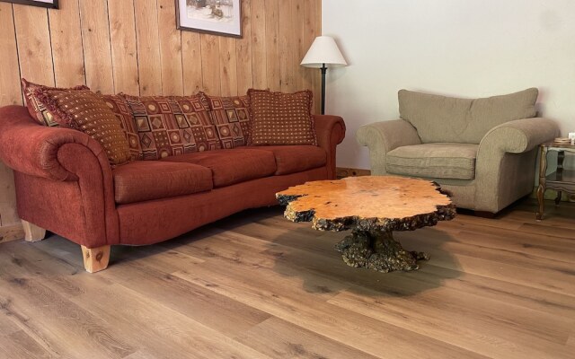 Foggy Mountain Lodge