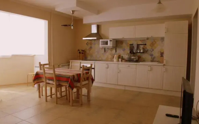 На Клубничной