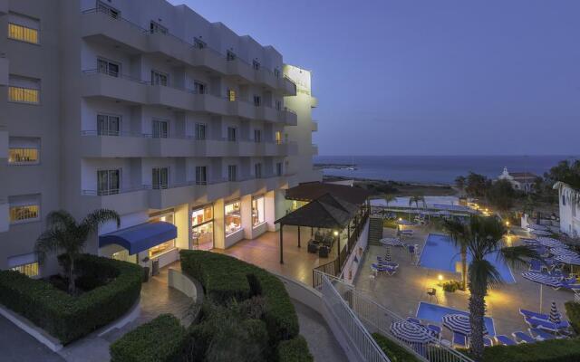 Iris Beach Hotel