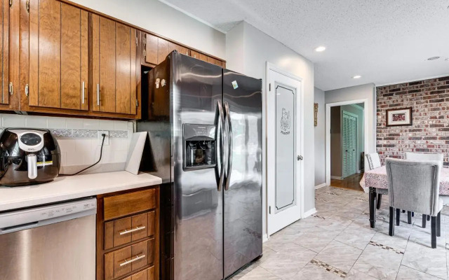Stonecrest Family Home: Close to Panola Mountain!