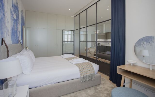 Liiiving-Luxury Beachfront Apartment III