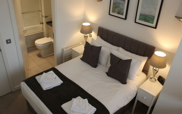 Spacious City Centre Apartment with 2 En-suites