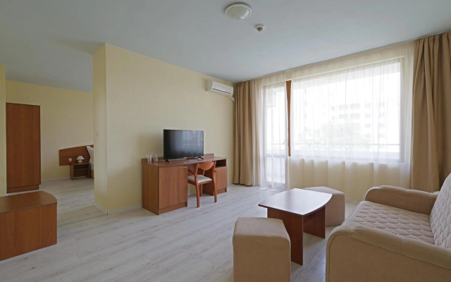 Perla Plaza Hotel