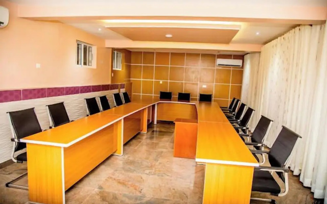 Villa Hilton  Hotels and Apartments