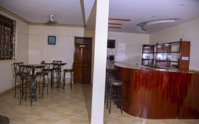 Ubuntu Palace Hotel