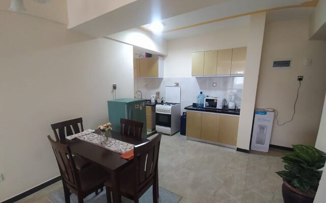 Lux Suites Marcus Garden Apartments