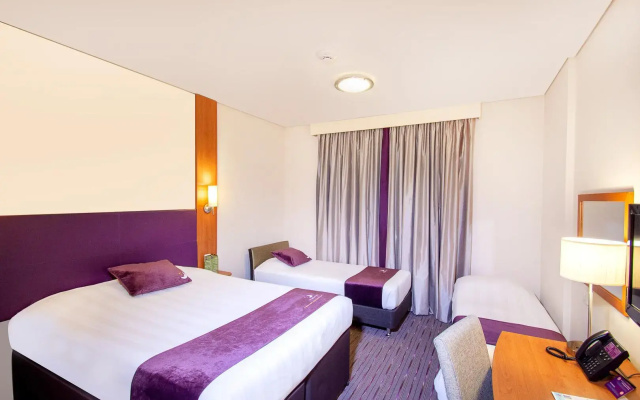 Premier Inn Abu Dhabi Airport (Business Park)