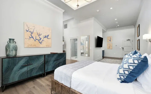 The Flying Fifty, a Luxury Boutique Hotel