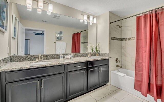 Pool Townhome 5mi to Disney Free Waterpark!