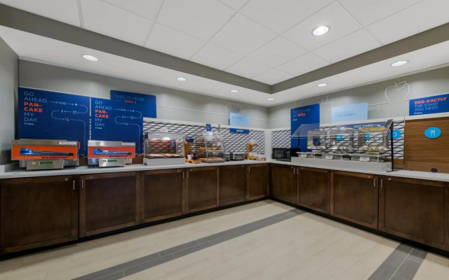 Holiday Inn Express Hampton - Coliseum Central by IHG
