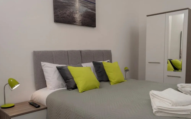 3-bedroom Apartment by Eden Project - Free Parking