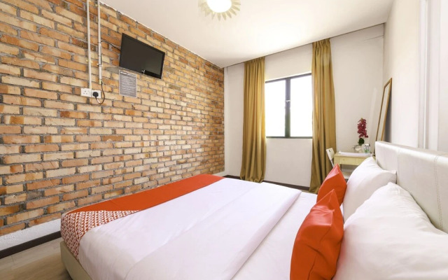 OYO 696 Bata Merah Boutique Hotel
