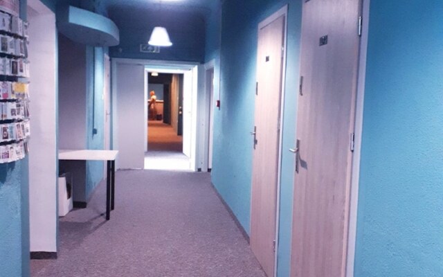 ZiZi Central Hostel