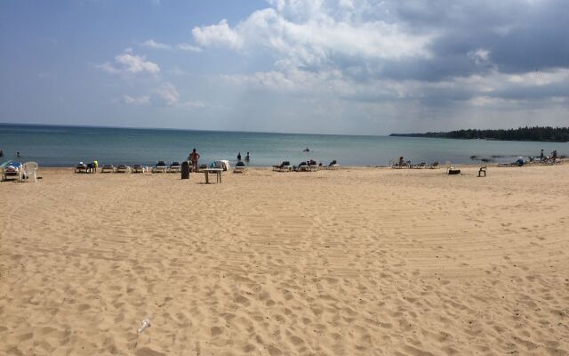 Fairview Beachfront Inn & Waterpark
