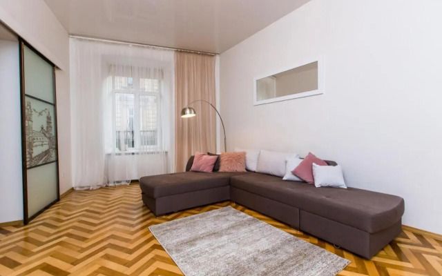 SoVA apartment str Gnatyuka 18