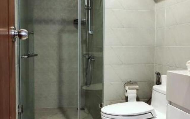 Elegant Parkhill Apt 1