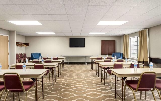 Country Inn & Suites by Radisson, Stillwater, MN
