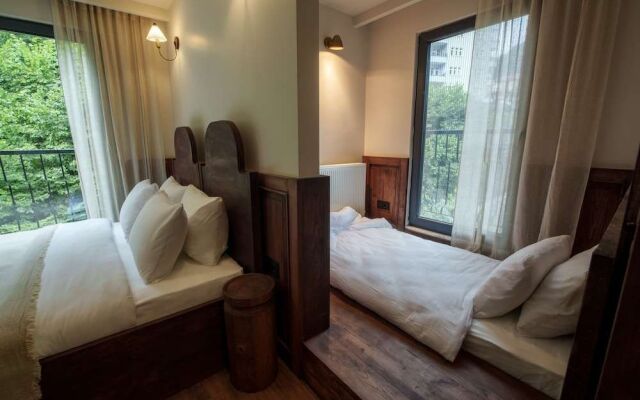 Elwood Hotel