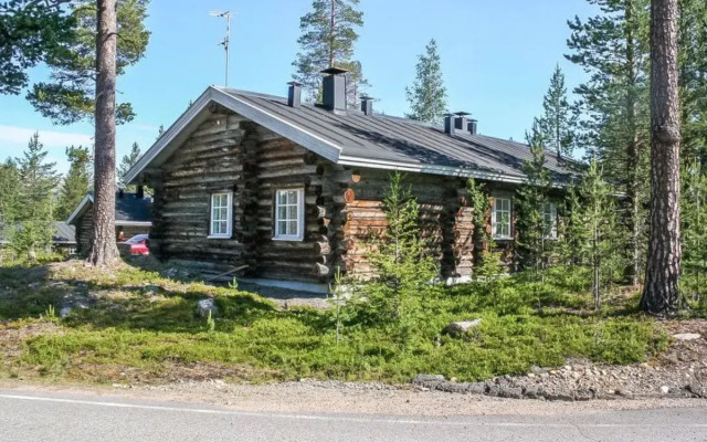 Lomayllas a 13 / hotellintie 1 a