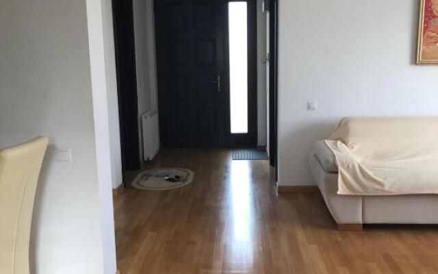 Casa moderna cu 4 dormitoare
