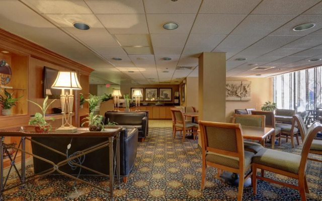 SureStay Plus Hotel by Best Western Chicago Lombard
