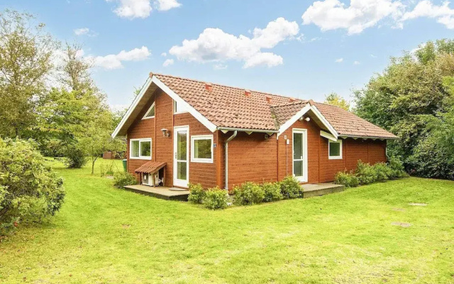8 Person Holiday Home in Allingabro-by Traum