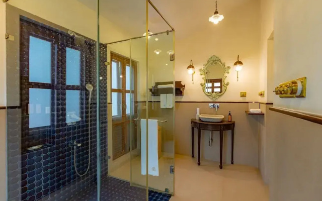 Loto Bianco by Hireavilla -4br w Pvt Pool Siolim