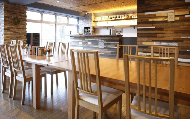 Kyou Bar Lounge & Inn