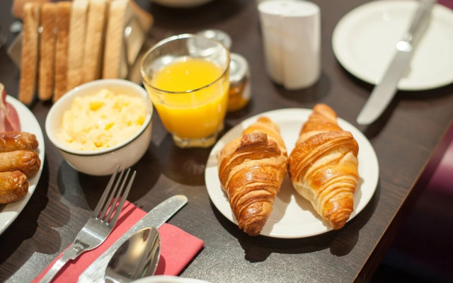 12 London Street Apartments