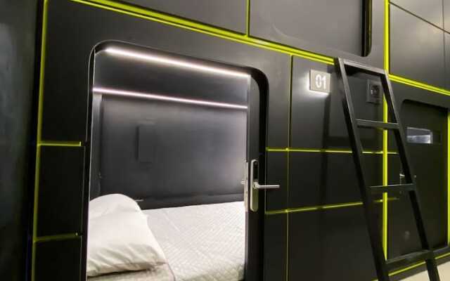 Hostel Joy Cll 85