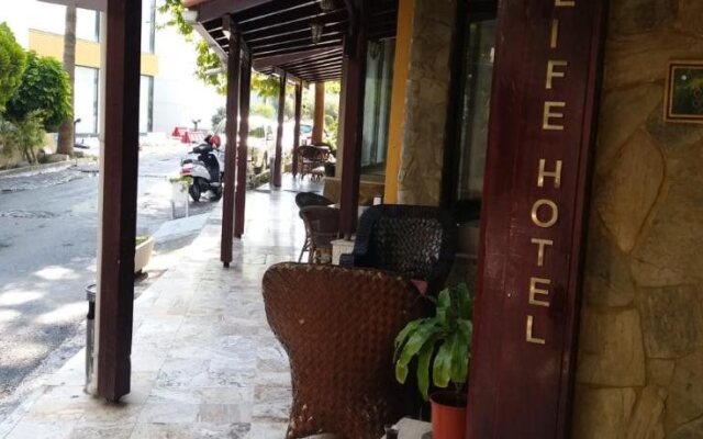 Life Hotel