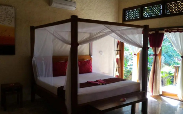 Teluk Indah Beach & Pool Villa