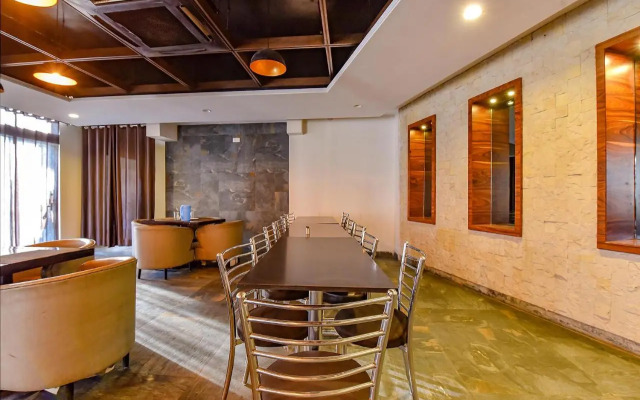 Fabhotel Wind Palace