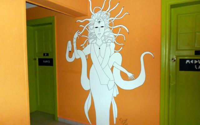 Zeus Hostel