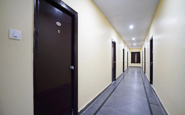 OYO 22736 Anuguna Tulasi Grand