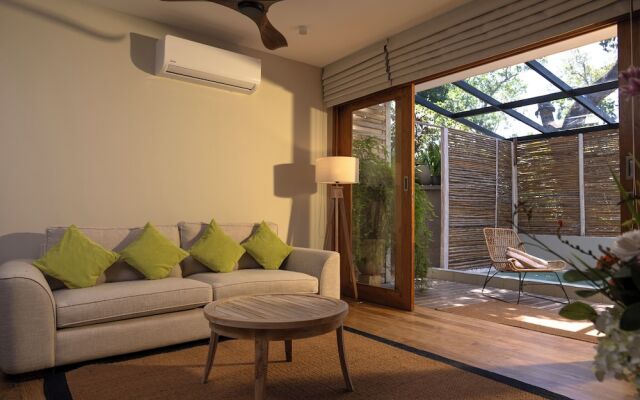 Ara by Colombo Villas
