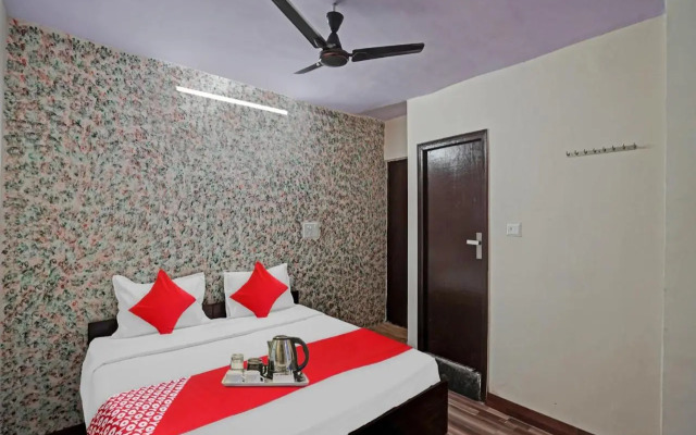 OYO Flagship 70188 S R Hotel