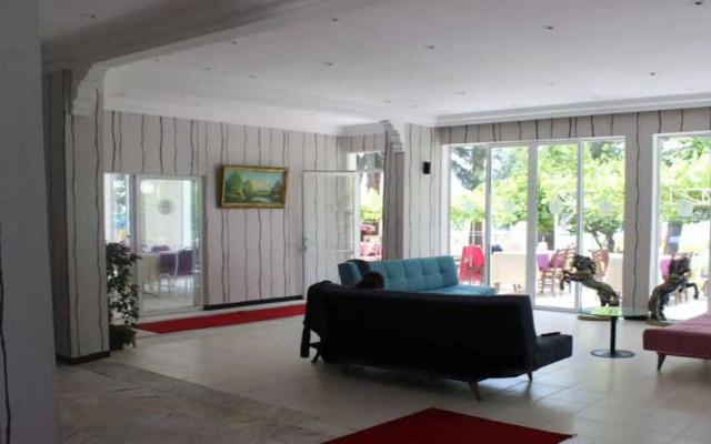 Tuana Hotel