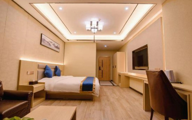 No.99 Holiday Hotel (Yinchuan Baohu Park)
