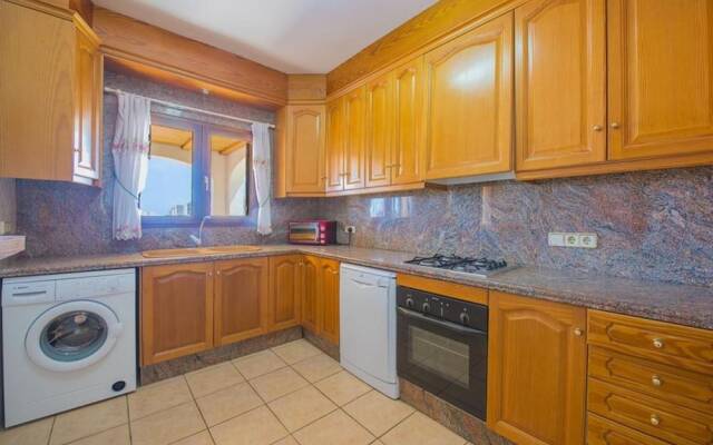 Villa - 6 Bedrooms with Pool and WiFi - 106408