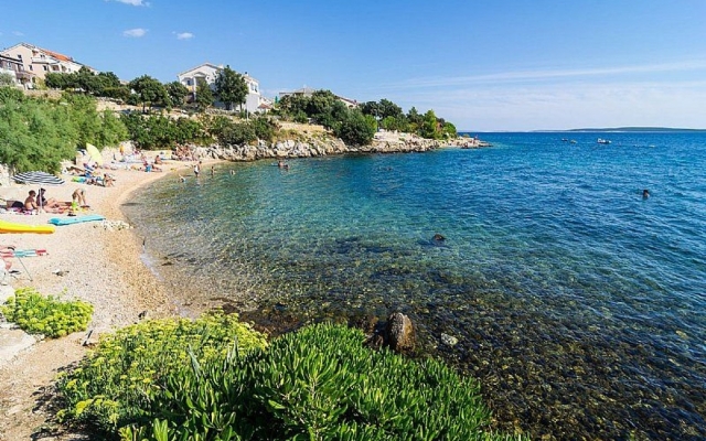 Apartment Uga2 - 70m from the beach: A2-prizemlje Mandre, Island Pag