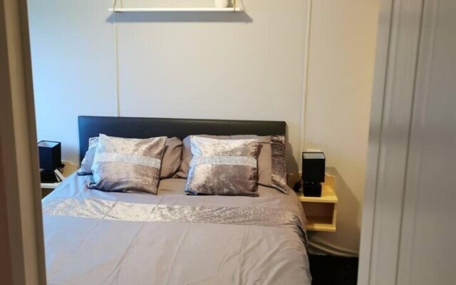 Beautiful 2-bed Apartment in Chaple Hill